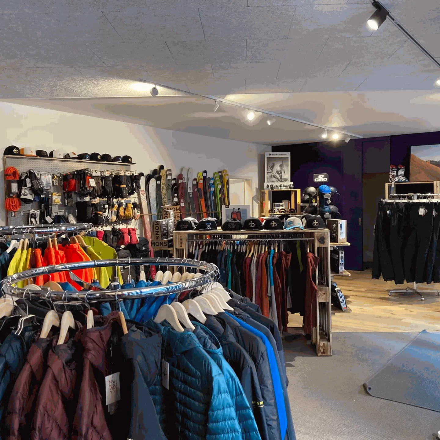 Penguin Store Schweiz Davos Fullmoons